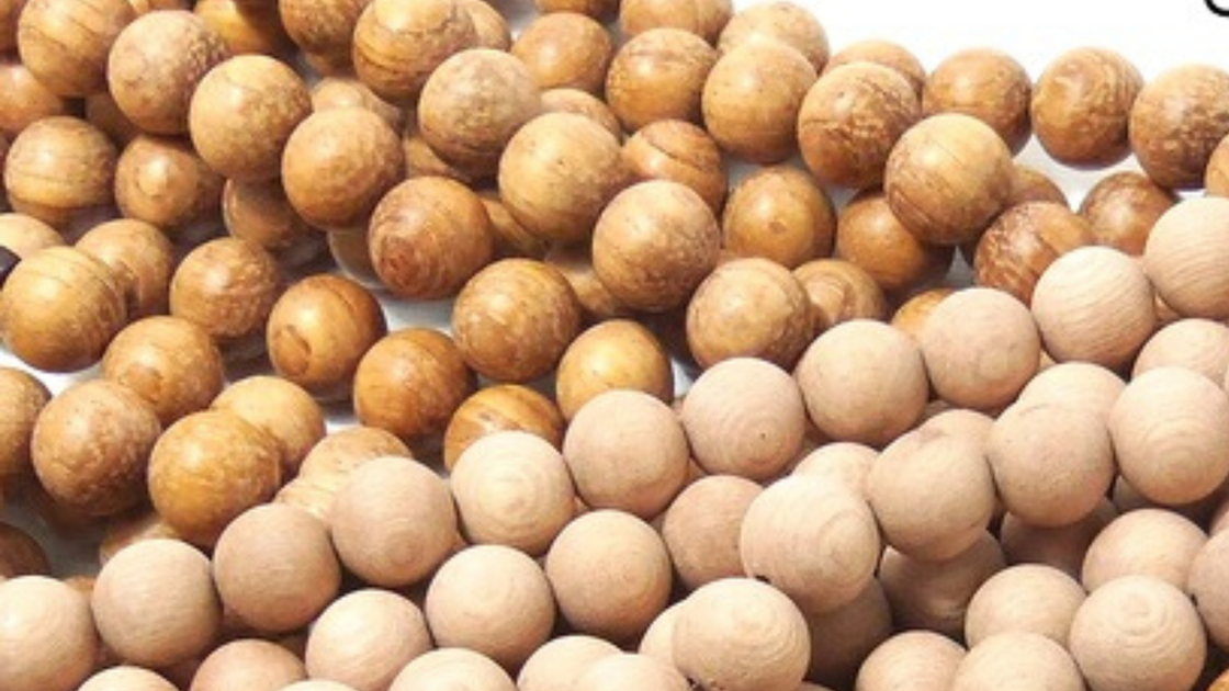  WLIANG 800 Pcs 8mm Natural Wood Beads, Unfinished